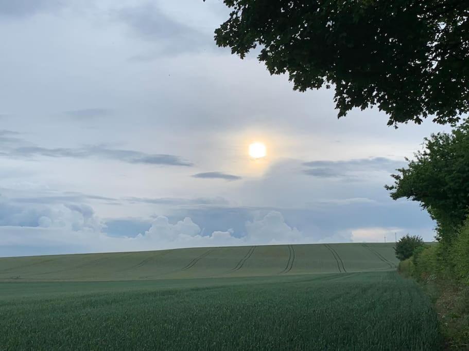 Romantic Shepherds Hut With Stunning Sunsets Hollingbourne Esterno foto