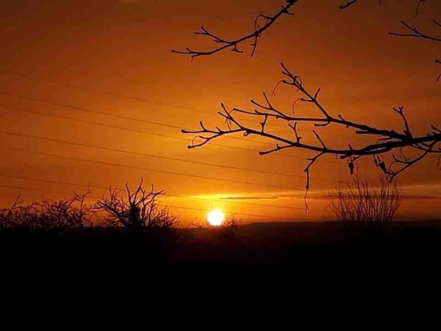 Romantic Shepherds Hut With Stunning Sunsets Hollingbourne Esterno foto
