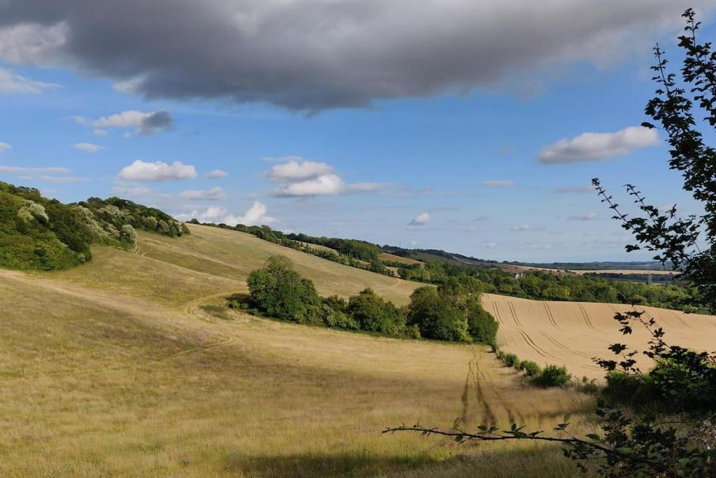 Romantic Shepherds Hut With Stunning Sunsets Hollingbourne Esterno foto