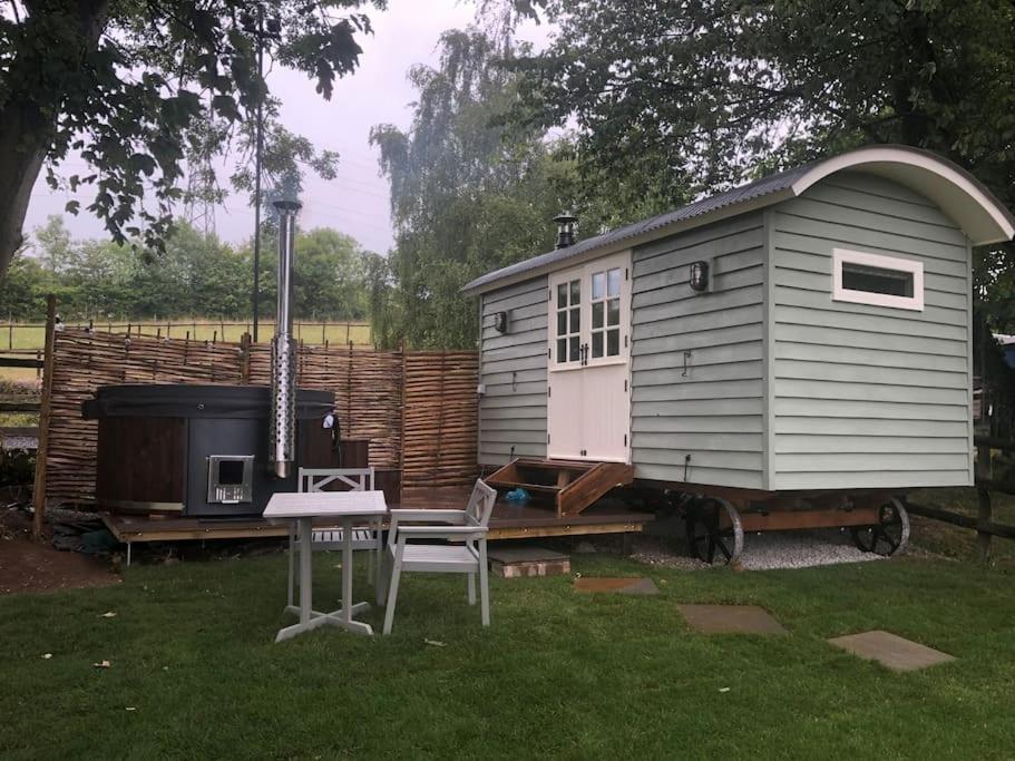 Romantic Shepherds Hut With Stunning Sunsets Hollingbourne Esterno foto