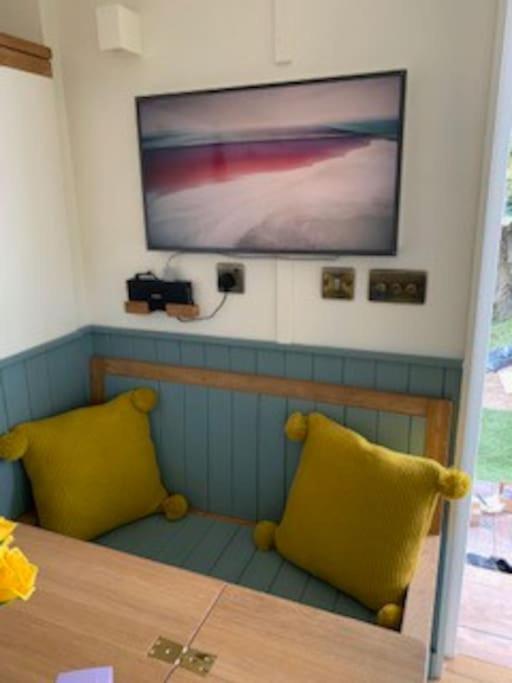 Romantic Shepherds Hut With Stunning Sunsets Hollingbourne Esterno foto