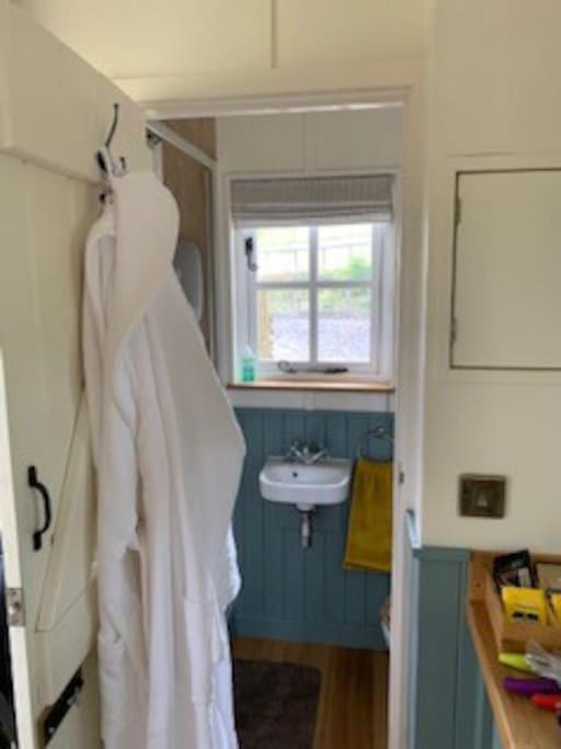 Romantic Shepherds Hut With Stunning Sunsets Hollingbourne Esterno foto