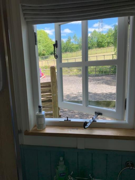 Romantic Shepherds Hut With Stunning Sunsets Hollingbourne Esterno foto